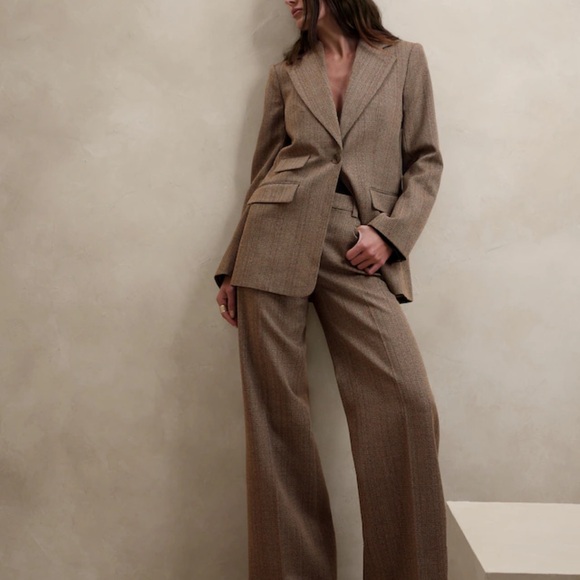 BANANA REPUBLIC‼️‼️. LIDO SCULPTED ITALIAN WOOL BLAZER - Picture 3 of 7